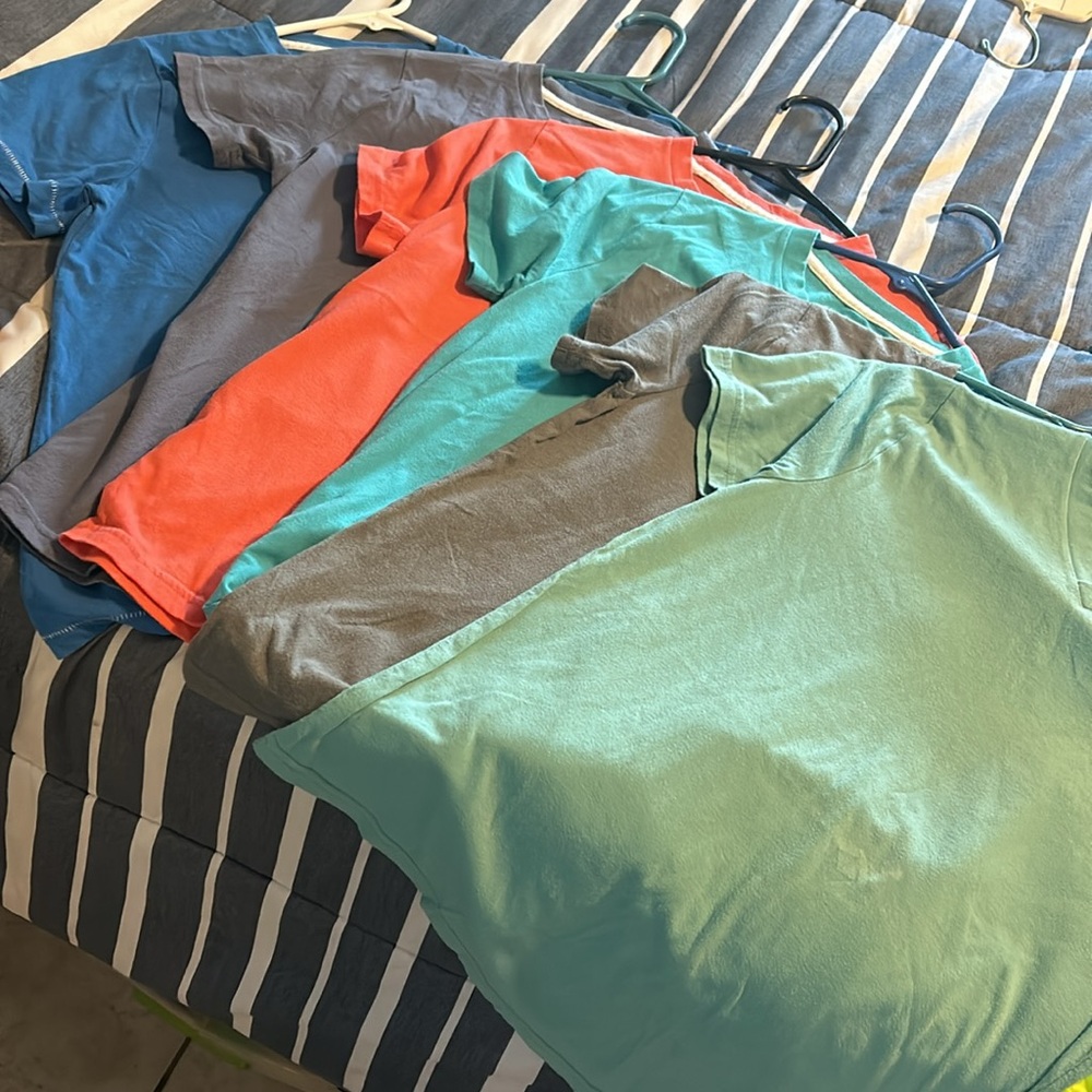 Abercrombie kids v neck shirt sz 11/12 boys